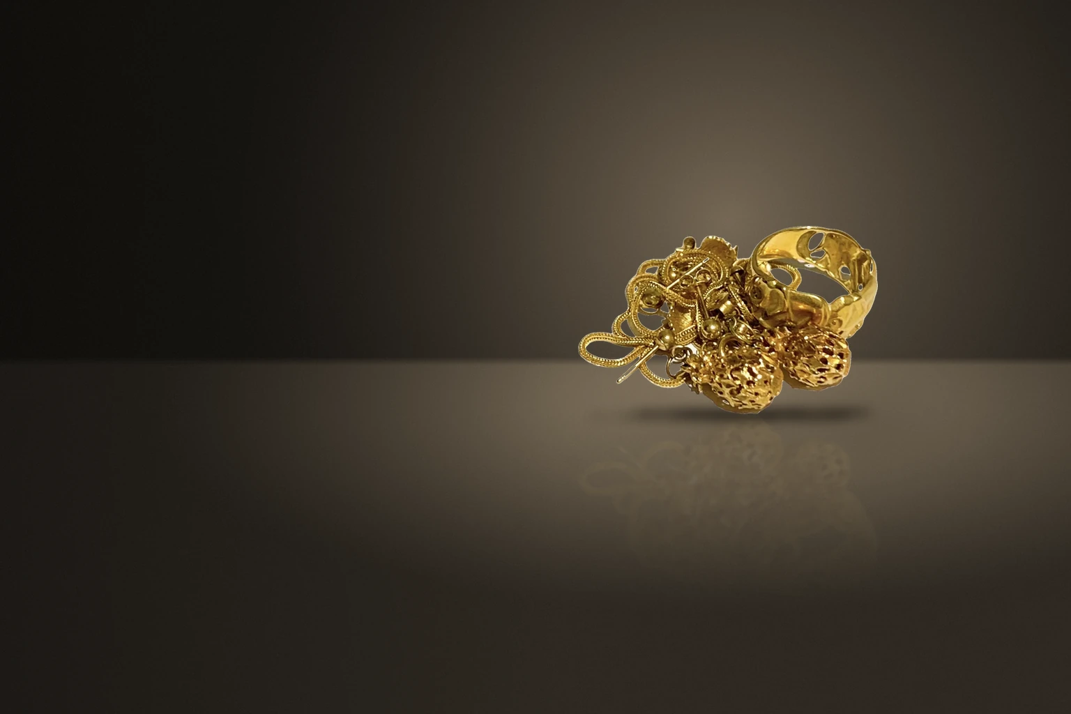 金のアクセサリー