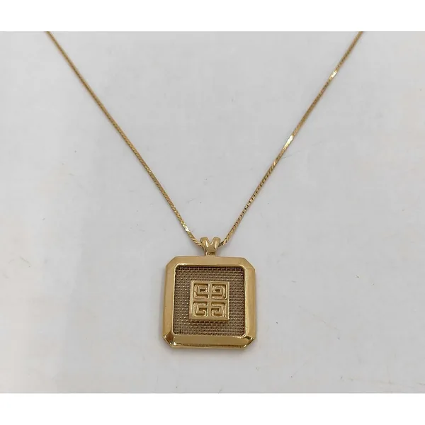 買取実績：ジバンシィ GGロゴ スクエア ネックレス｜エニティ銀座