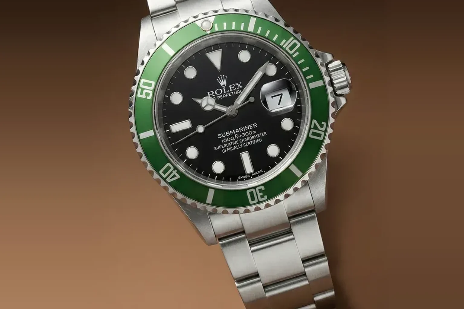 グリーンベゼルと黒文字盤のロレックス サブマリーナー16610LV